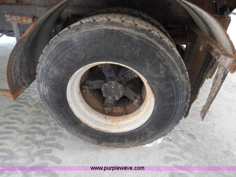 image for item F5112 1995 International 4900 Crew Cab dump truck