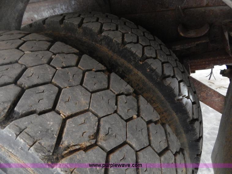 image for item F5112 1995 International 4900 Crew Cab dump truck