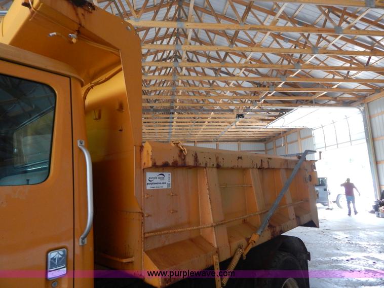 image for item F5112 1995 International 4900 Crew Cab dump truck
