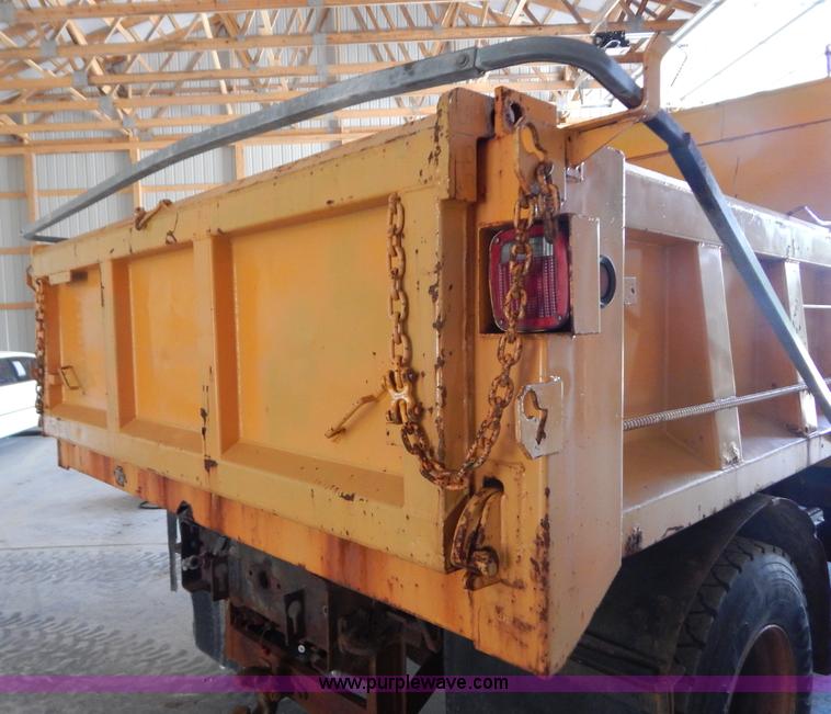 image for item F5112 1995 International 4900 Crew Cab dump truck