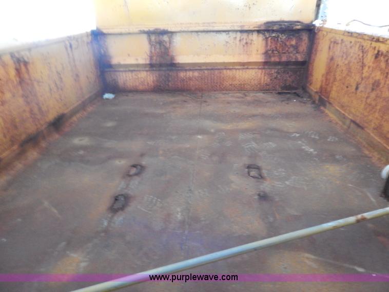 image for item F5112 1995 International 4900 Crew Cab dump truck