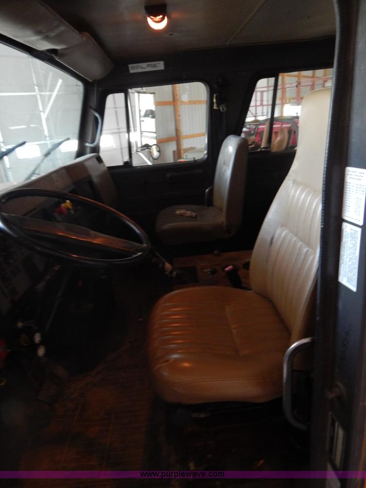 image for item F5112 1995 International 4900 Crew Cab dump truck