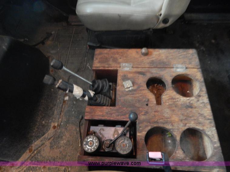 image for item F5112 1995 International 4900 Crew Cab dump truck