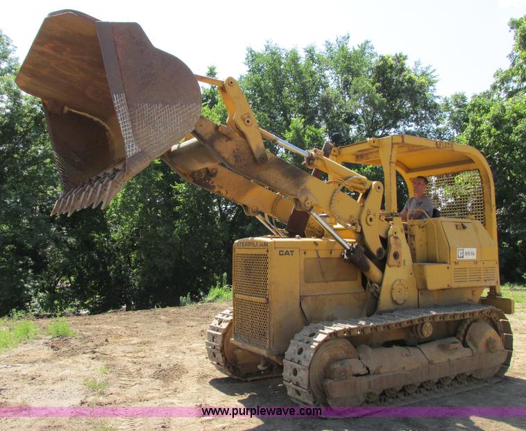 image for item F5151 1971 Caterpillar 955L track loader