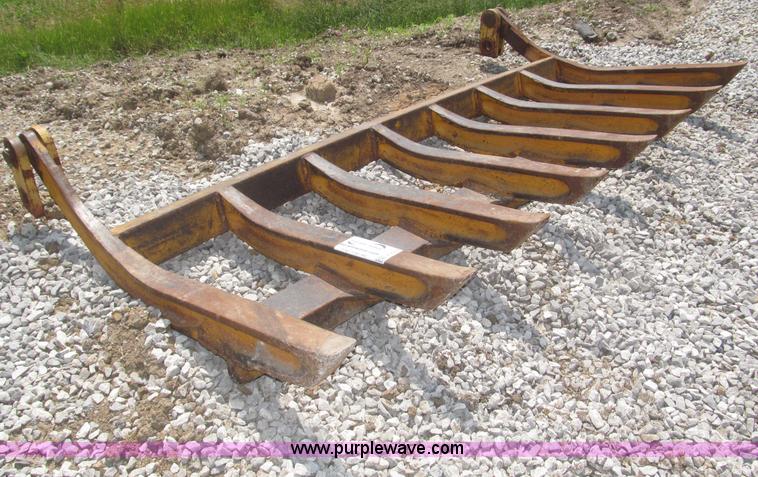 image for item F7013 Henderson 10' root/brush rake