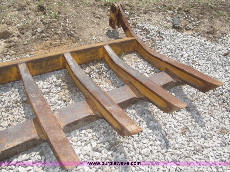 image for item F7013 Henderson 10' root/brush rake