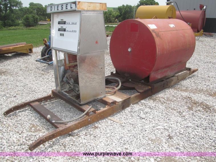 image for item F7017 Fuel tank and dispensing platform