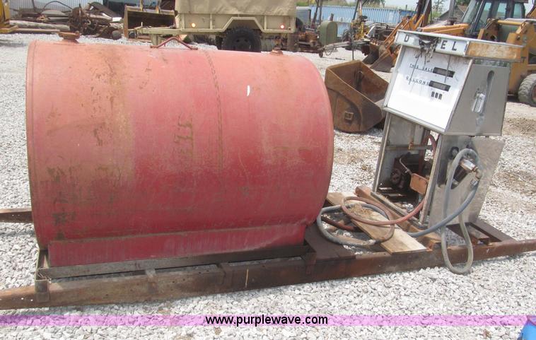 image for item F7017 Fuel tank and dispensing platform