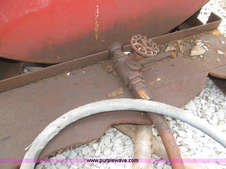 image for item F7017 Fuel tank and dispensing platform