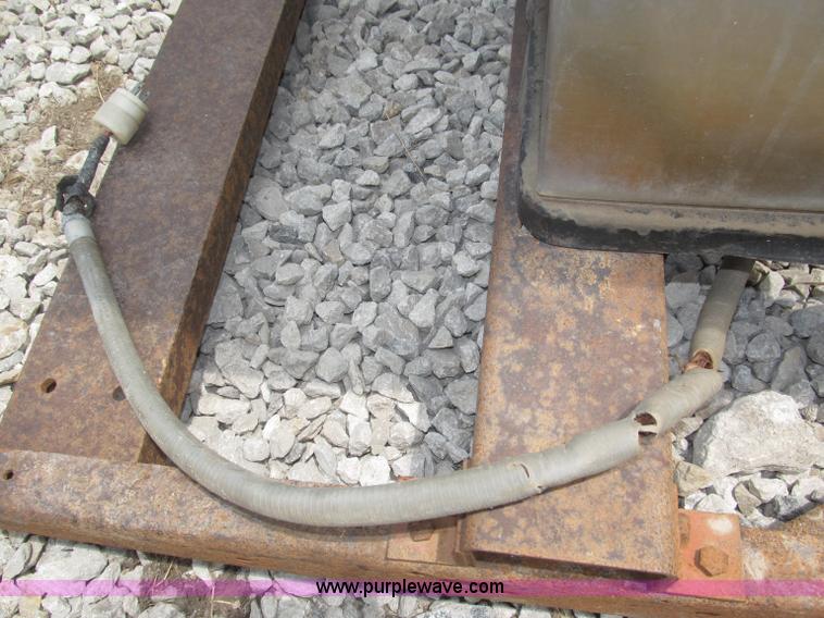 image for item F7017 Fuel tank and dispensing platform