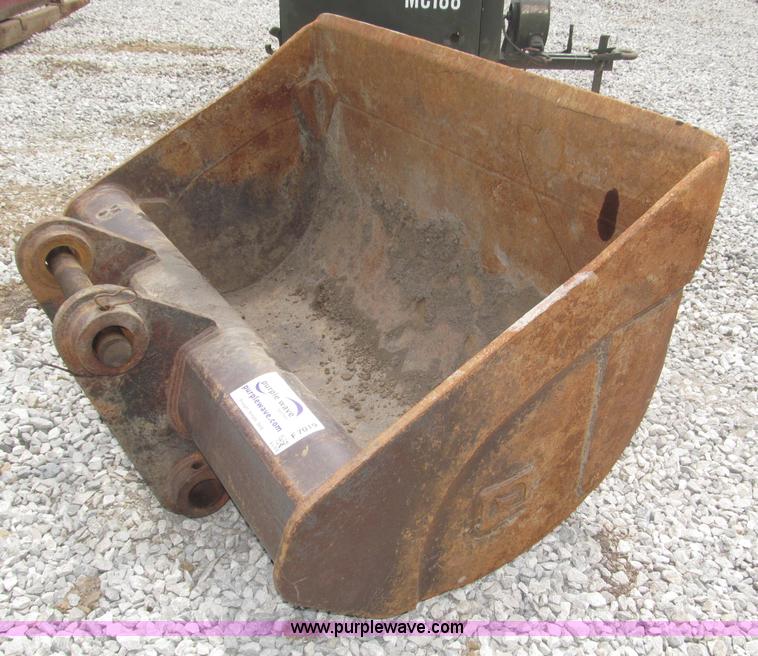 image for item F7019 Balderson 60" smooth edge bucket