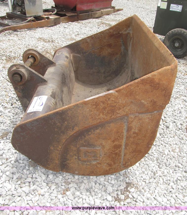 image for item F7019 Balderson 60" smooth edge bucket