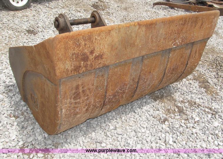 image for item F7019 Balderson 60" smooth edge bucket