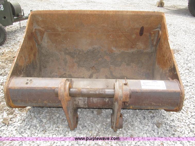 image for item F7019 Balderson 60" smooth edge bucket