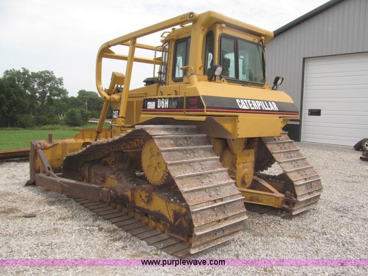 image for item F7023 1995 Caterpillar D6H LGP dozer