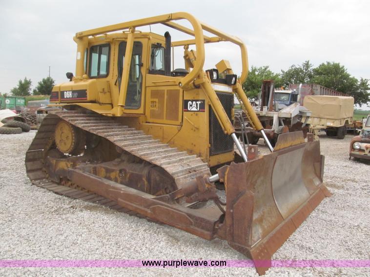 image for item F7023 1995 Caterpillar D6H LGP dozer