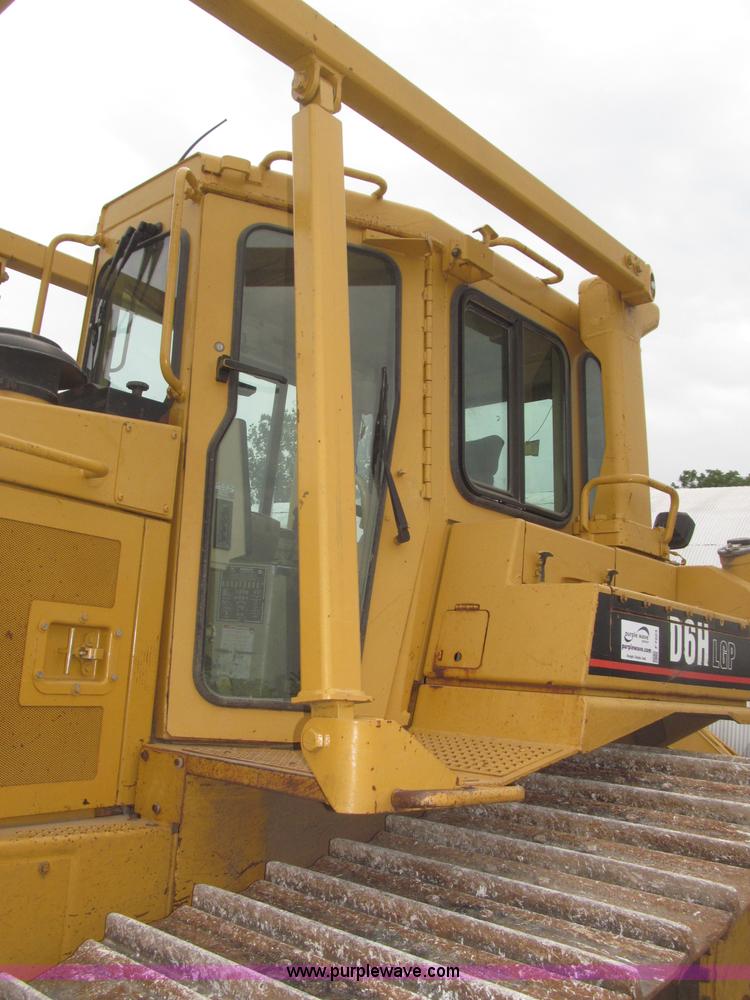 image for item F7023 1995 Caterpillar D6H LGP dozer
