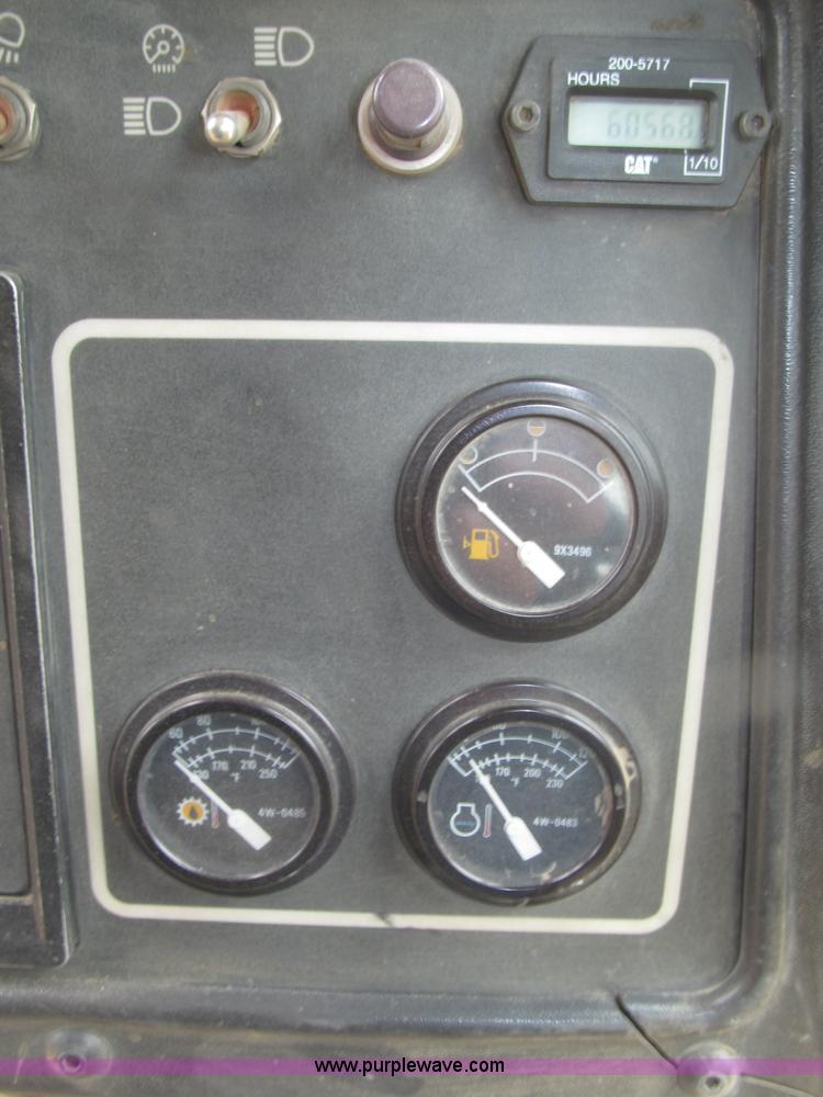 image for item F7023 1995 Caterpillar D6H LGP dozer