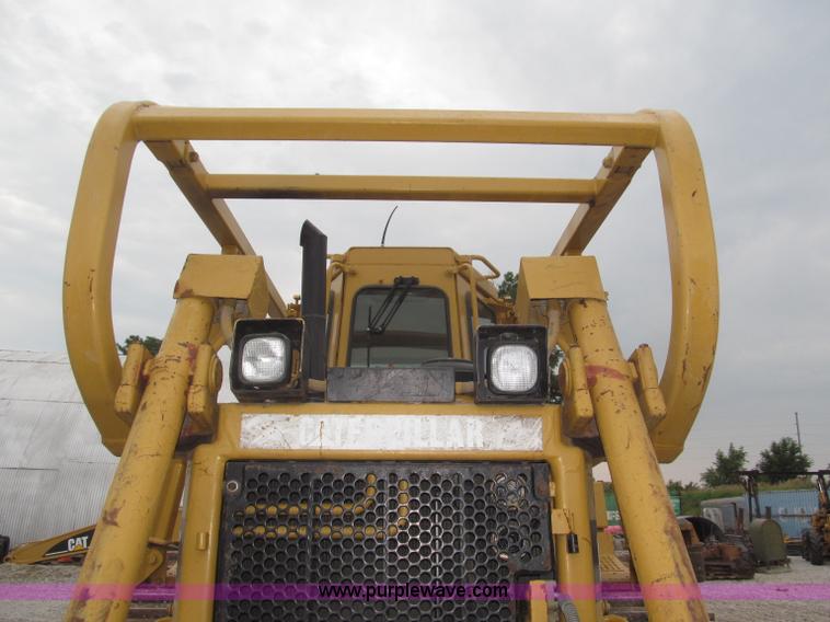 image for item F7023 1995 Caterpillar D6H LGP dozer