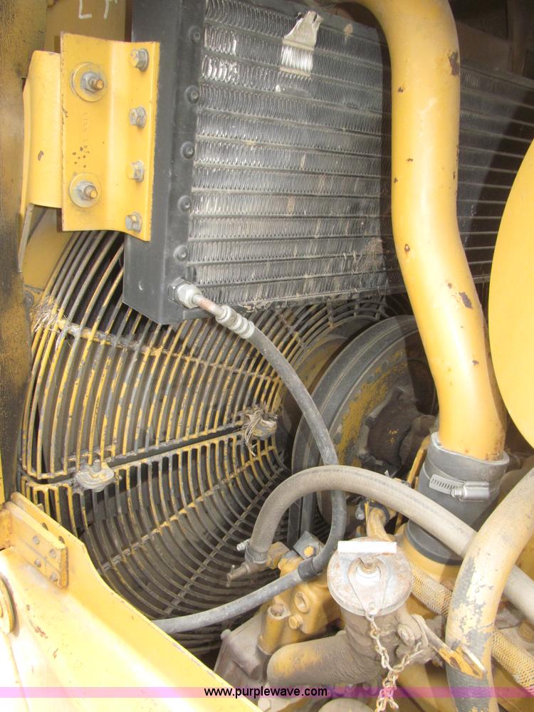 image for item F7023 1995 Caterpillar D6H LGP dozer
