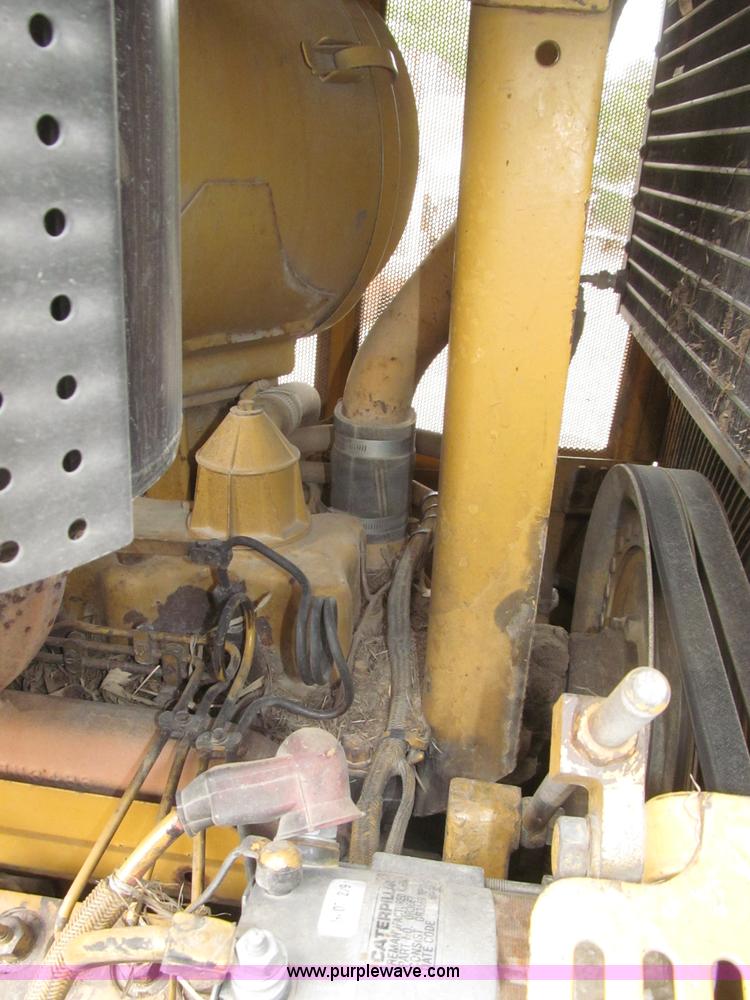 image for item F7023 1995 Caterpillar D6H LGP dozer