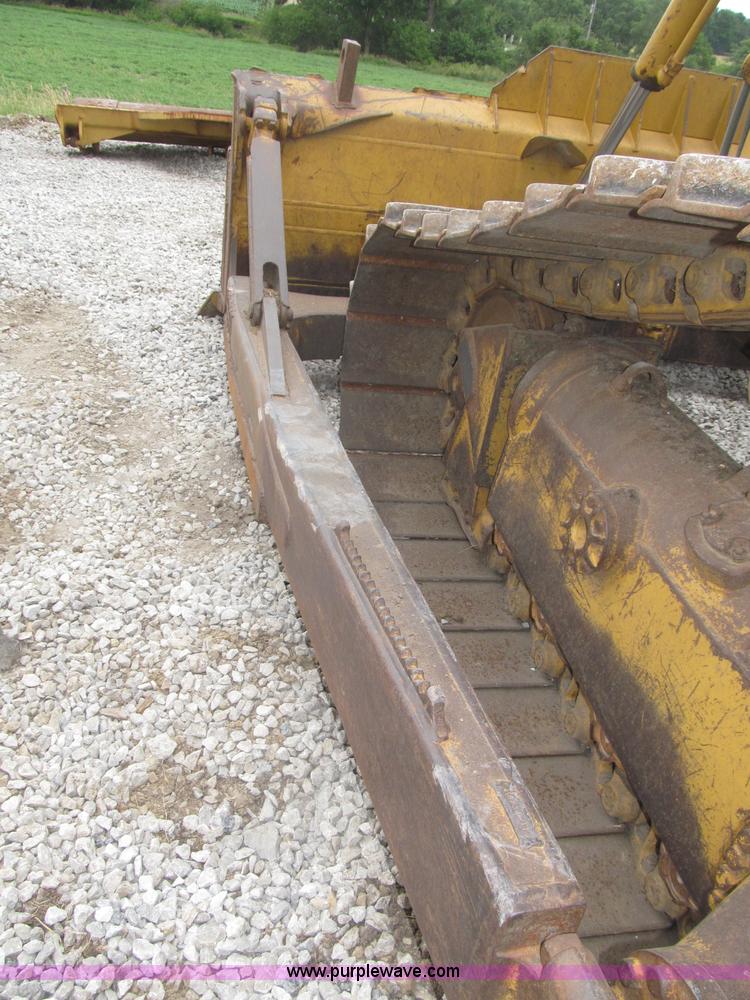 image for item F7023 1995 Caterpillar D6H LGP dozer