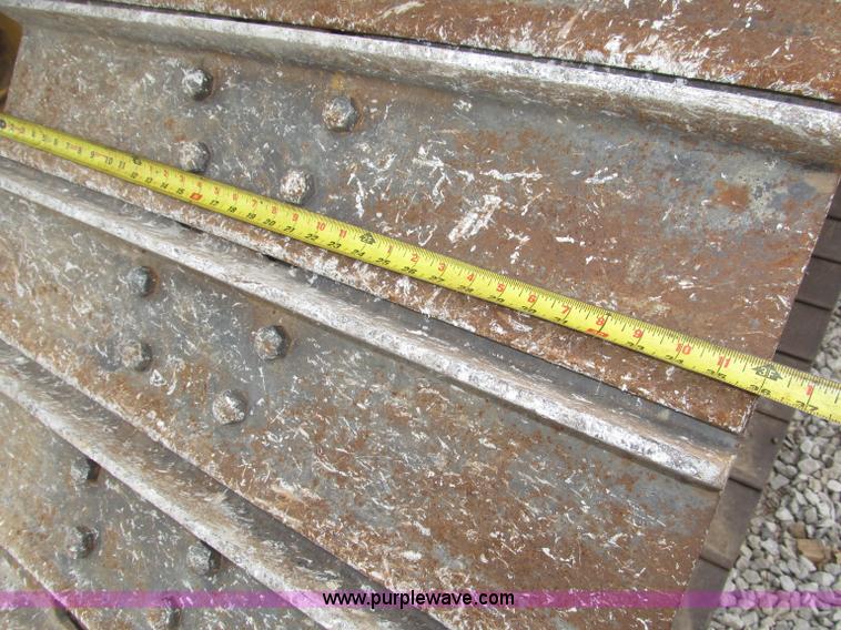 image for item F7023 1995 Caterpillar D6H LGP dozer