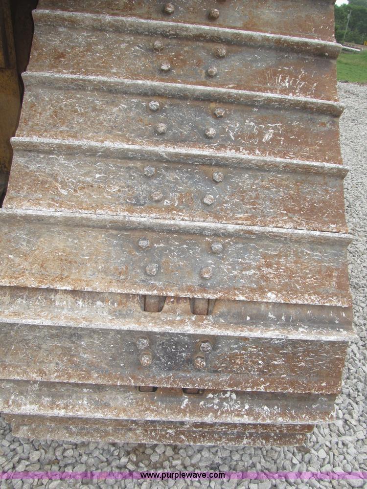 image for item F7023 1995 Caterpillar D6H LGP dozer