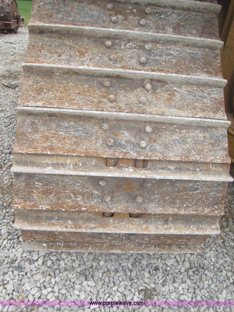 image for item F7023 1995 Caterpillar D6H LGP dozer