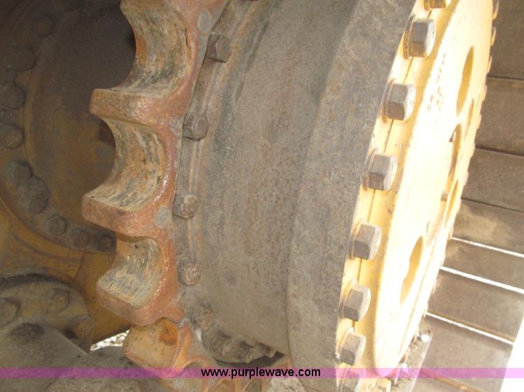 image for item F7023 1995 Caterpillar D6H LGP dozer