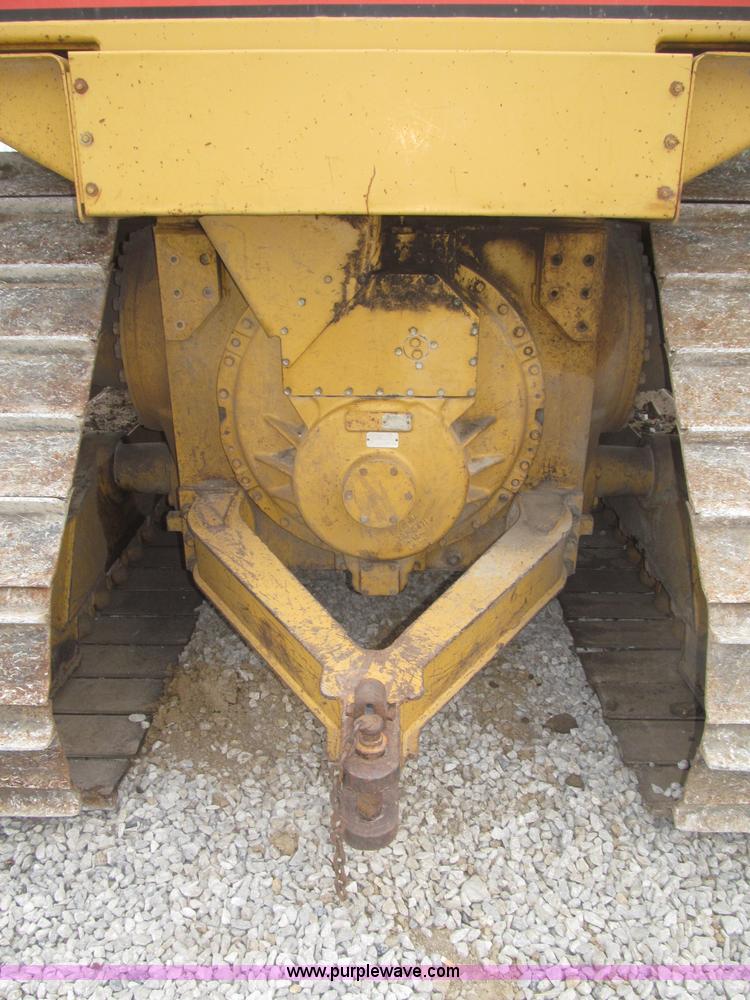 image for item F7023 1995 Caterpillar D6H LGP dozer