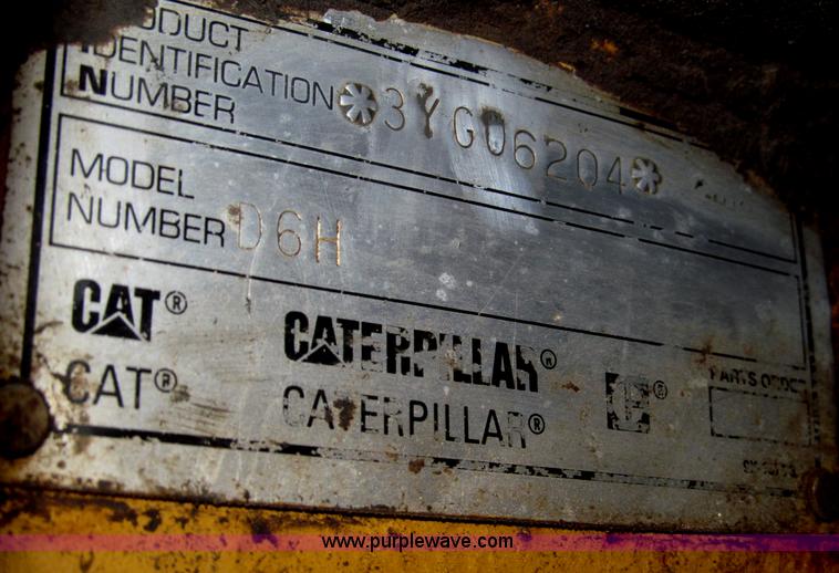 image for item F7023 1995 Caterpillar D6H LGP dozer