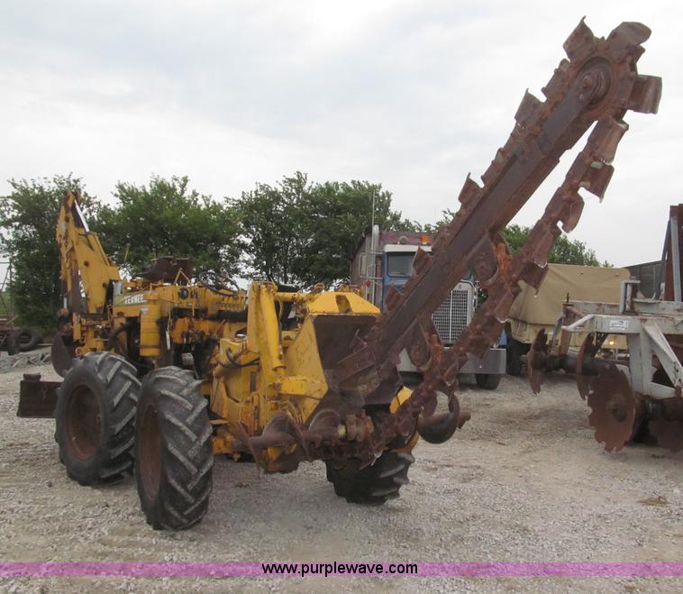 image for item F7024 Vermeer M470 articulated trencher
