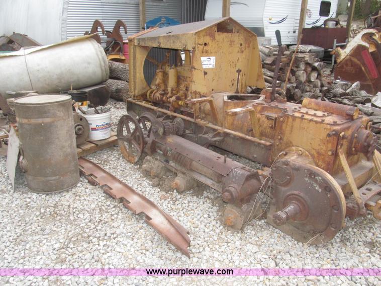 image for item F7025 Oliver CleTrac dozer