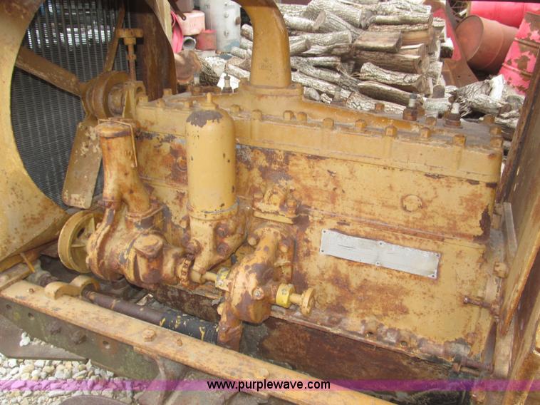 image for item F7025 Oliver CleTrac dozer