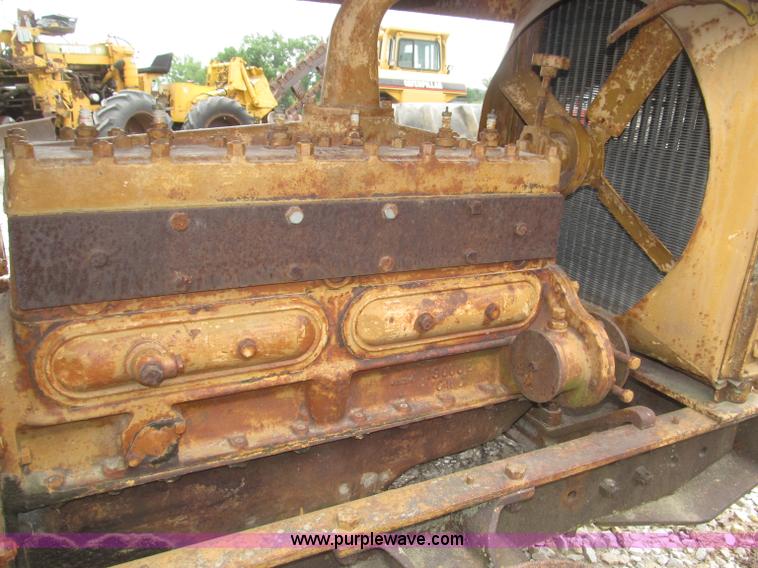 image for item F7025 Oliver CleTrac dozer