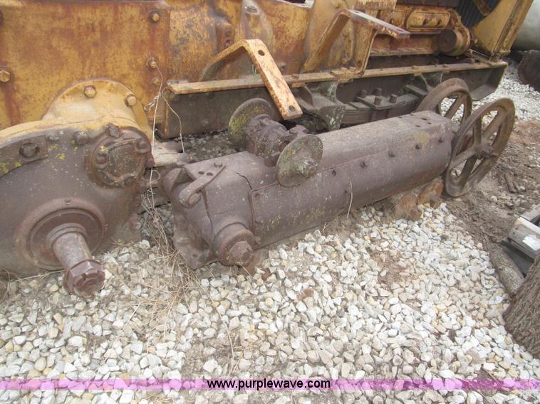 image for item F7025 Oliver CleTrac dozer