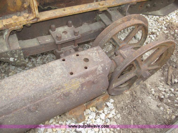 image for item F7025 Oliver CleTrac dozer