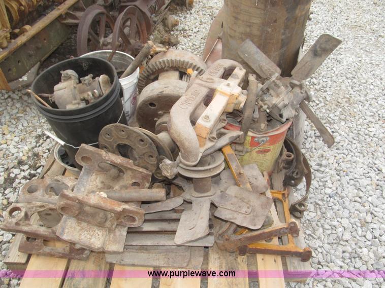 image for item F7025 Oliver CleTrac dozer