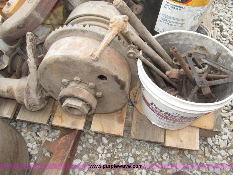 image for item F7025 Oliver CleTrac dozer