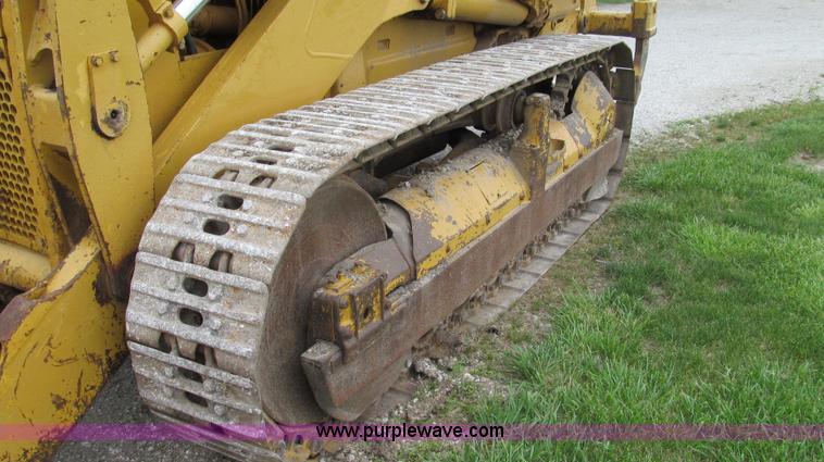 image for item G2019 1985 Komatsu D57S track loader