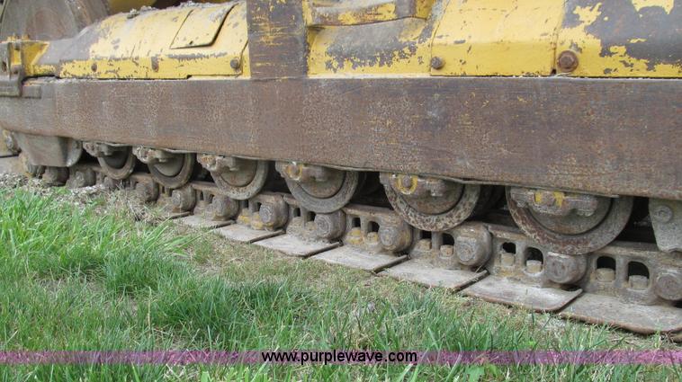 image for item G2019 1985 Komatsu D57S track loader