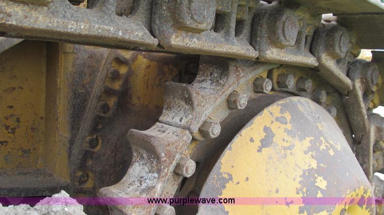 image for item G2019 1985 Komatsu D57S track loader