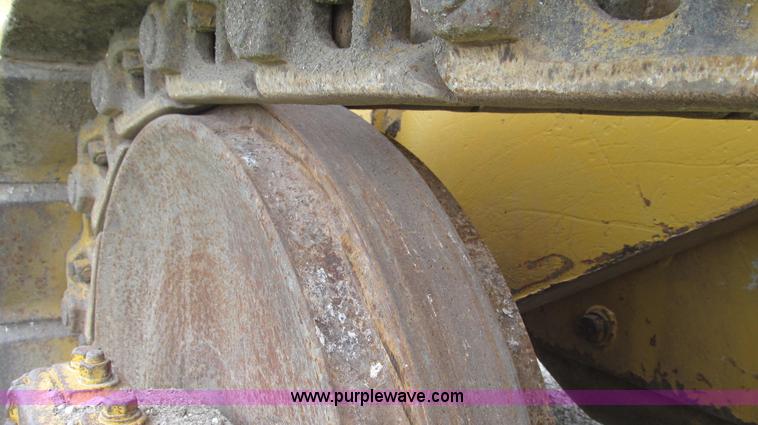 image for item G2019 1985 Komatsu D57S track loader