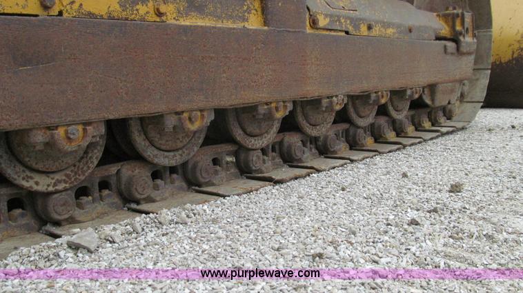 image for item G2019 1985 Komatsu D57S track loader