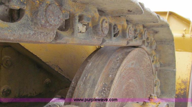 image for item G2019 1985 Komatsu D57S track loader