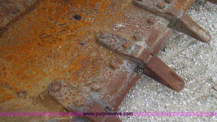 image for item G2019 1985 Komatsu D57S track loader