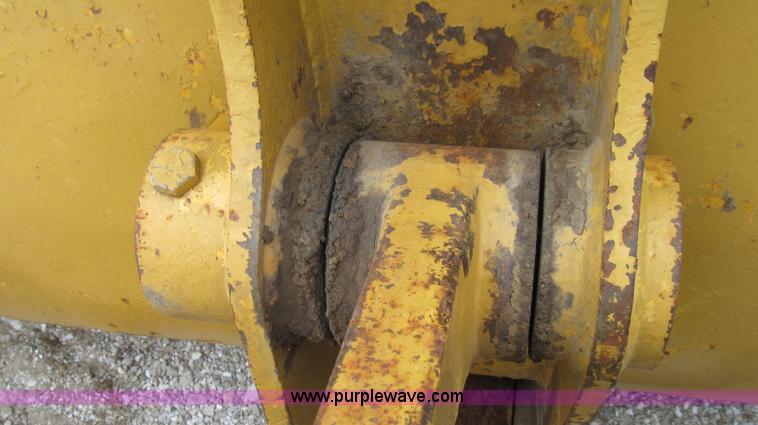 image for item G2019 1985 Komatsu D57S track loader