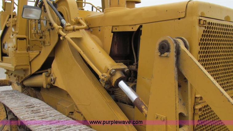 image for item G2019 1985 Komatsu D57S track loader