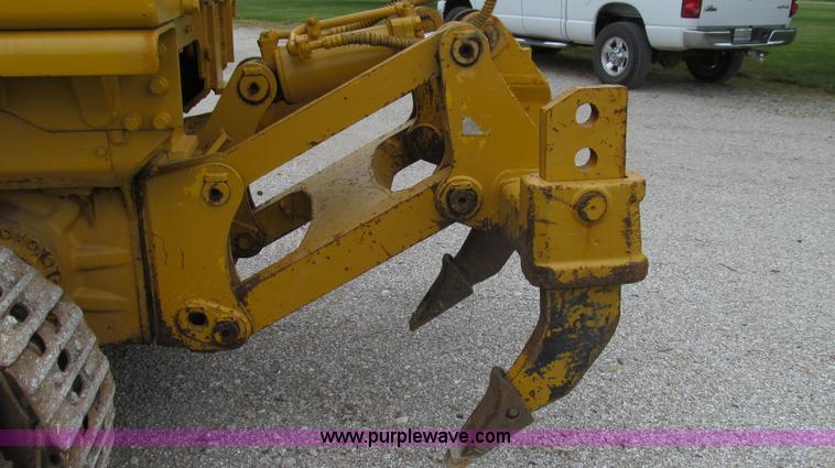 image for item G2019 1985 Komatsu D57S track loader